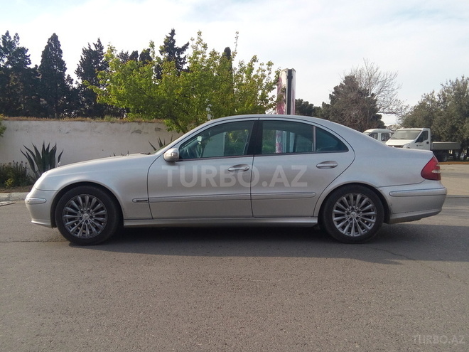 Mercedes E 270 2003, 270,000 km - 2.7 l - Bakı