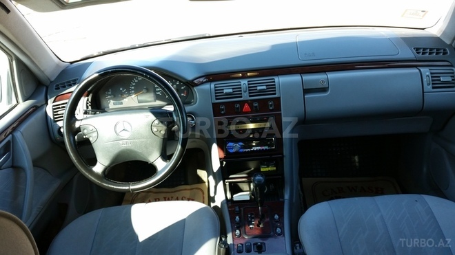 Mercedes E 270 1999, 320,000 km - 2.7 l - Bakı