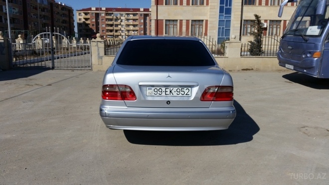 Mercedes E 270 1999, 320,000 km - 2.7 l - Bakı