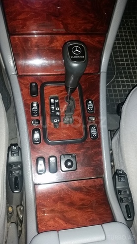 Mercedes E 270 1999, 320,000 km - 2.7 l - Bakı