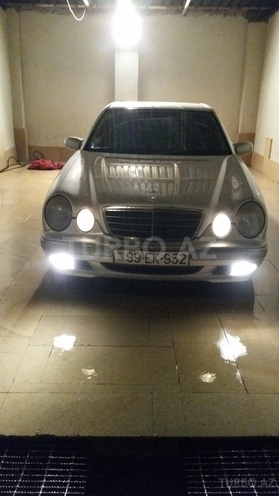 Mercedes E 270 1999, 320,000 km - 2.7 l - Bakı