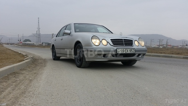 Mercedes E 270 1999, 320,000 km - 2.7 l - Bakı