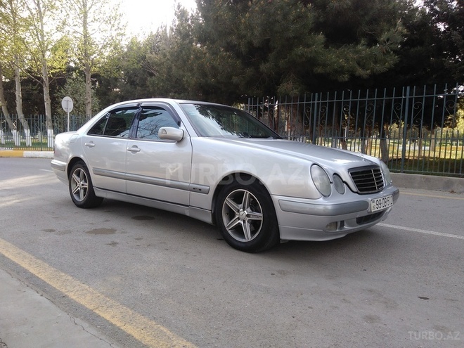 Mercedes E 220 2000, 249,542 km - 2.2 l - Sumqayıt