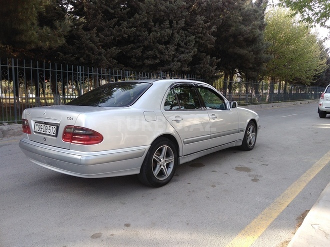 Mercedes E 220 2000, 249,542 km - 2.2 l - Sumqayıt
