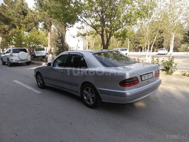 Mercedes E 220 2000, 249,542 km - 2.2 l - Sumqayıt
