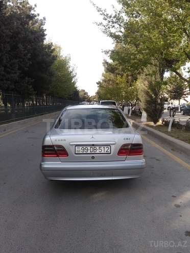 Mercedes E 220 2000, 249,542 km - 2.2 l - Sumqayıt