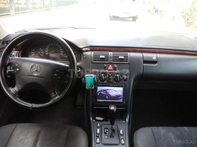 Mercedes E 220 2000, 249,542 km - 2.2 l - Sumqayıt