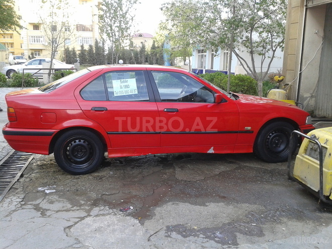 BMW 318 1993, 355,000 km - 1.9 l - Sumqayıt