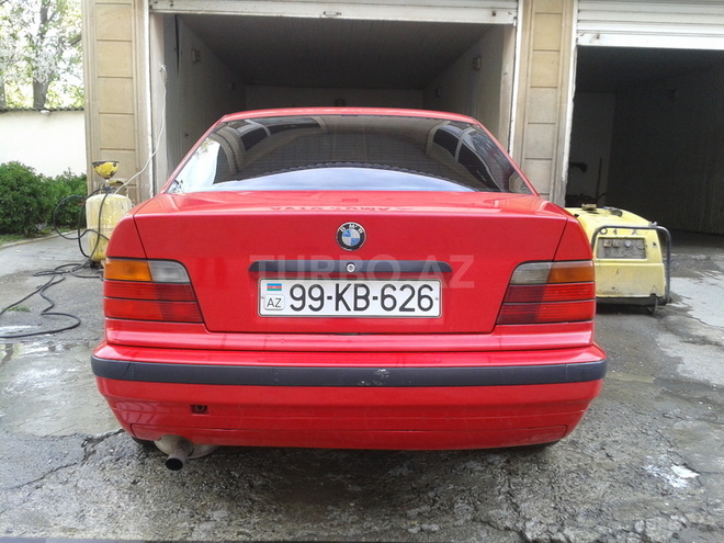 BMW 318 1993, 355,000 km - 1.9 l - Sumqayıt
