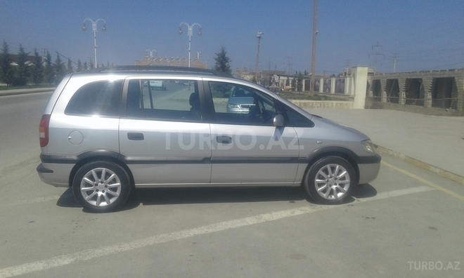 Opel Zafira 2000, 339,000 km - 1.8 l - Quba