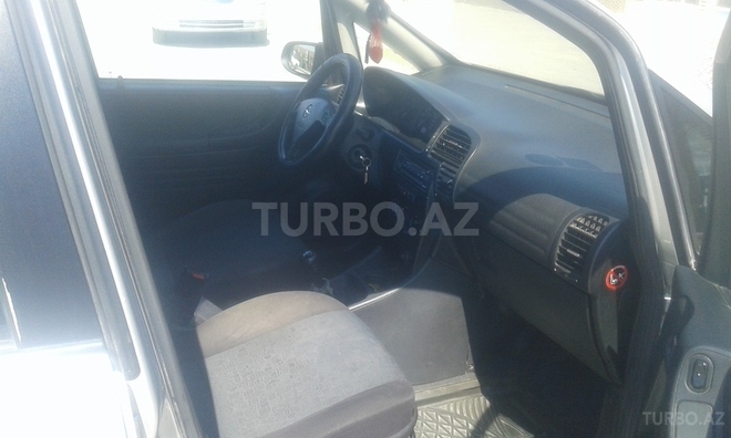 Opel Zafira 2000, 339,000 km - 1.8 l - Quba