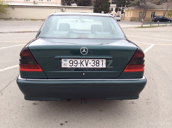 Mercedes C 220 1999, 324,500 km - 2.2 l - Bakı
