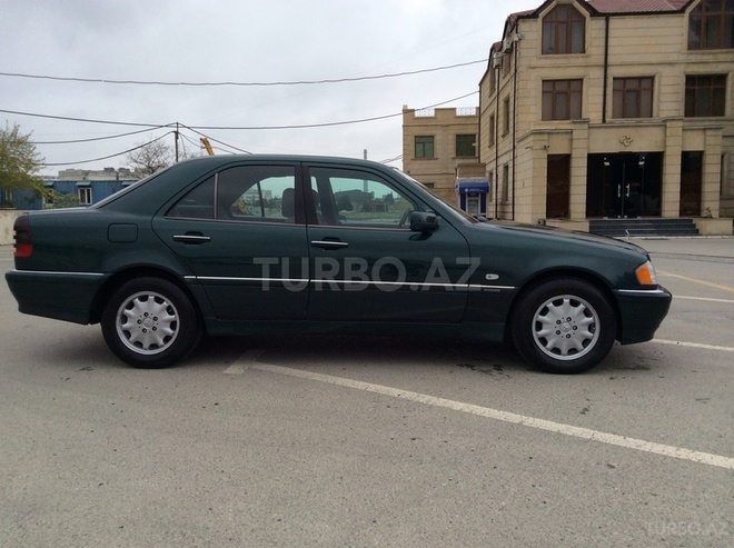 Mercedes C 220 1999, 324,500 km - 2.2 l - Bakı