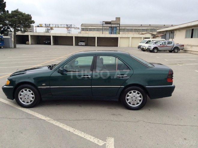 Mercedes C 220 1999, 324,500 km - 2.2 l - Bakı