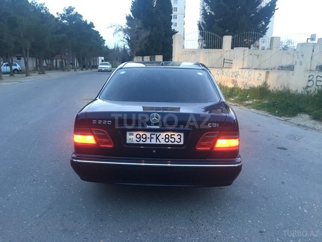Mercedes E 270 2001, 279,000 km - 2.7 l - Bakı