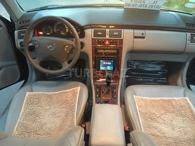 Mercedes E 270 2001, 279,000 km - 2.7 l - Bakı