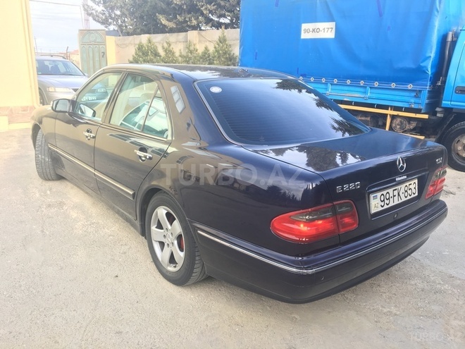 Mercedes E 270 2001, 279,000 km - 2.7 l - Bakı