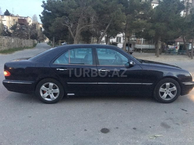 Mercedes E 270 2001, 279,000 km - 2.7 l - Bakı