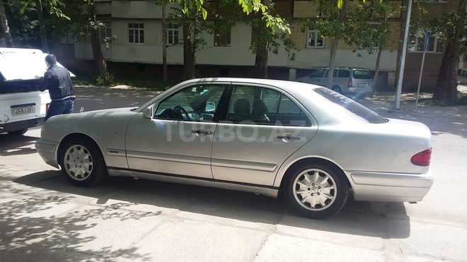 Mercedes E 200 1999, 221,000 km - 2.3 l - Mingəçevir