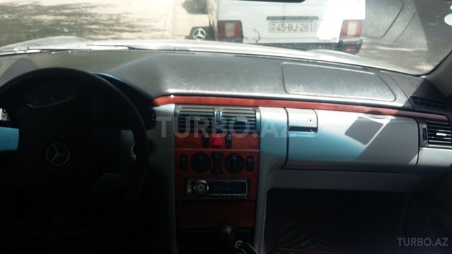 Mercedes E 200 1999, 221,000 km - 2.3 l - Mingəçevir