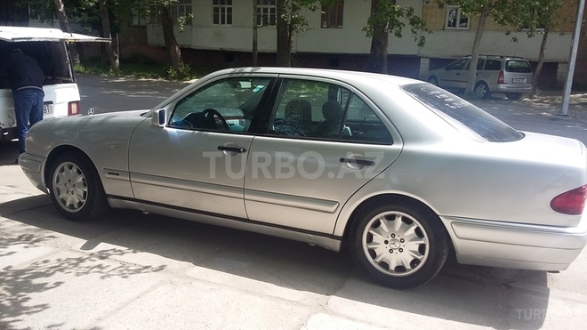 Mercedes E 200 1999, 221,000 km - 2.3 l - Mingəçevir