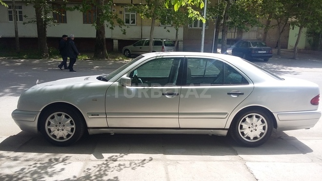 Mercedes E 200 1999, 221,000 km - 2.3 l - Mingəçevir