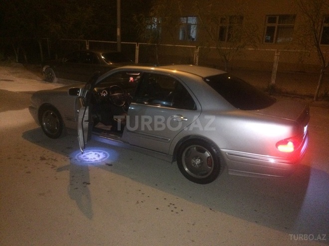 Mercedes E 240 2000, 229,400 km - 2.6 l - Bakı