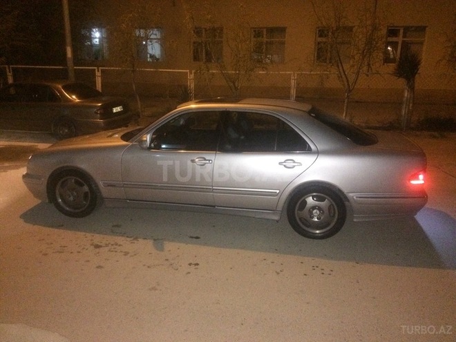 Mercedes E 240 2000, 229,400 km - 2.6 l - Bakı