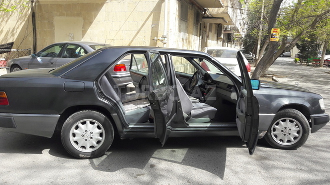 Mercedes E 300 1991, 220 km - 0.3 l - Bakı