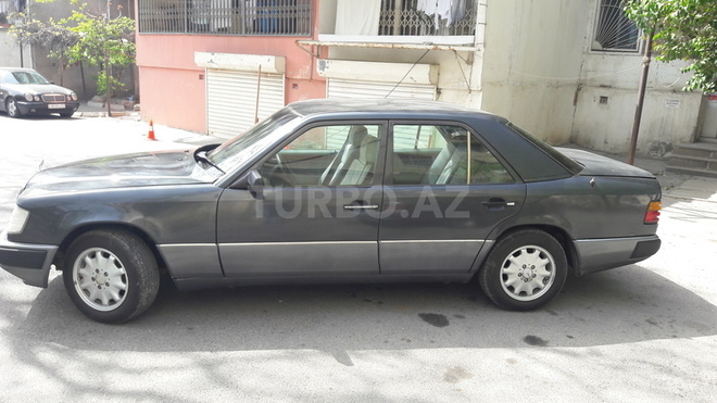 Mercedes E 300 1991, 221 km - 0.3 l - Bakı