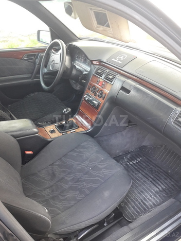 Mercedes E 200 1997, 66,000 km - 2.0 л - Bakı