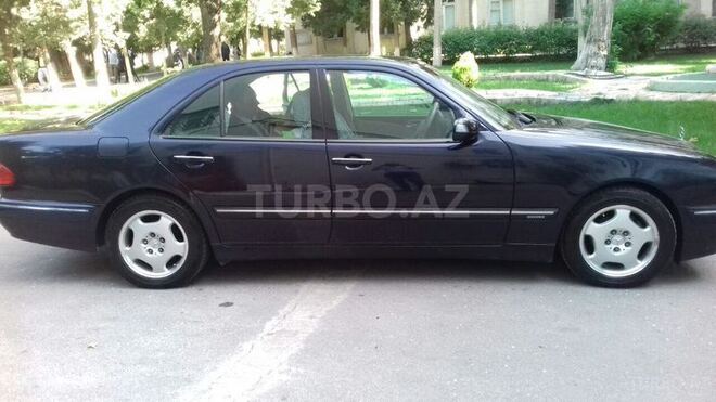 Mercedes E 240 2001, 230,000 km - 2.6 л - Bakı