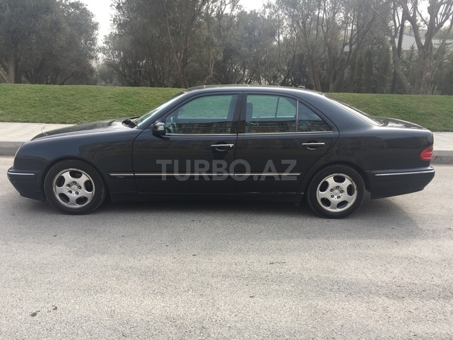 Mercedes E 240 2002, 268,000 km - 2.6 l - Bakı
