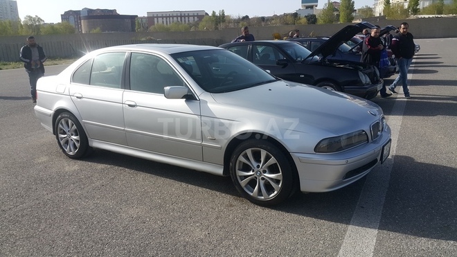 BMW 525 2001, 294,000 km - 2.5 l - Bakı