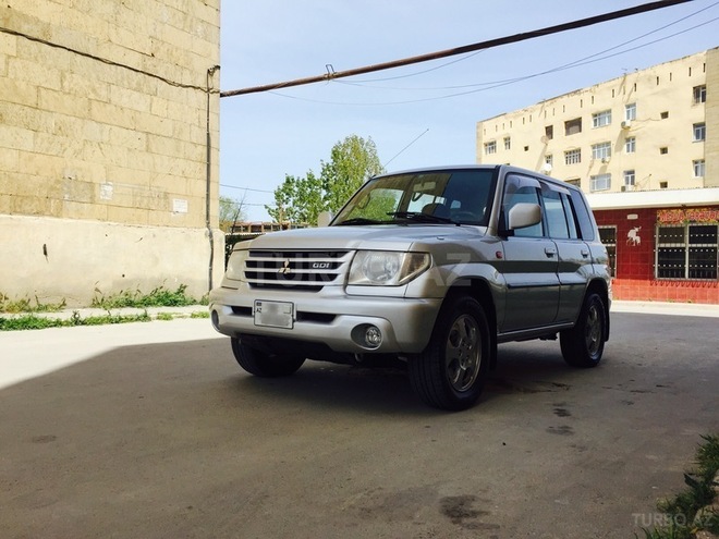 Mitsubishi Pajero io 2002, 114,500 km - 2.0 l - Bakı