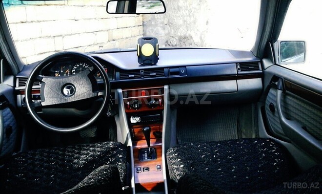 Mercedes E 200 1991, 350,000 km - 2.0 l - Şəki