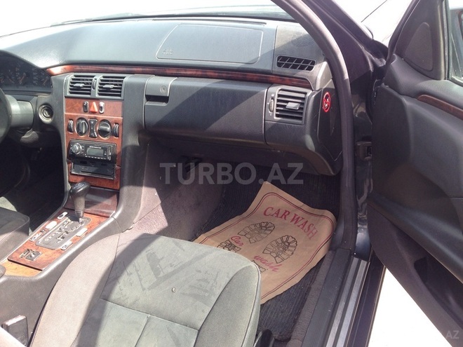 Mercedes E 230 1997, 376,000 km - 2.3 l - Xırdalan