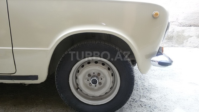 LADA (VAZ) 21011 1985, 1 km - 1.6 l - Yevlax