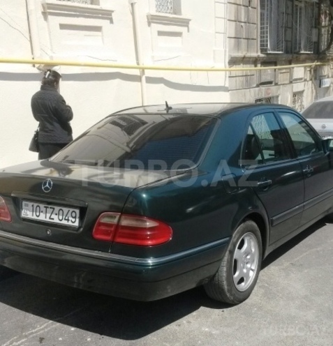 Mercedes E 230 1996, 260,000 km - 2.3 l - Bakı