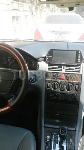 Mercedes E 230 1996, 260,000 km - 2.3 l - Bakı