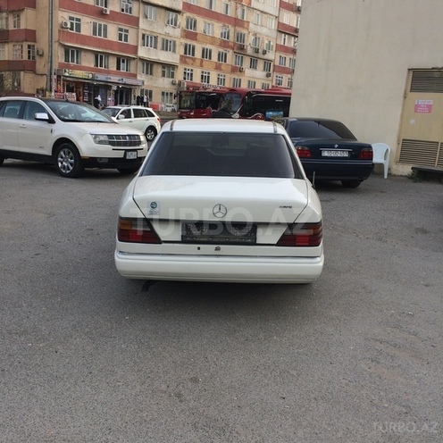 Mercedes E 200 1994, 1,230 km - 0.2 l - Bakı