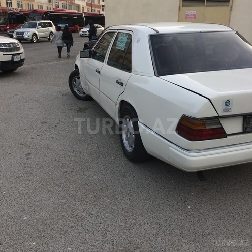 Mercedes E 200 1994, 1,230 km - 0.2 l - Bakı