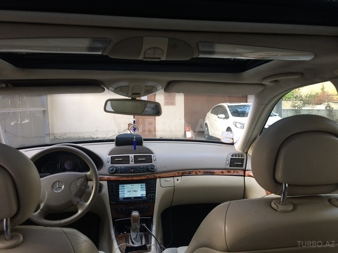 Mercedes E 240 2003, 297,986 km - 2.6 l - Bakı