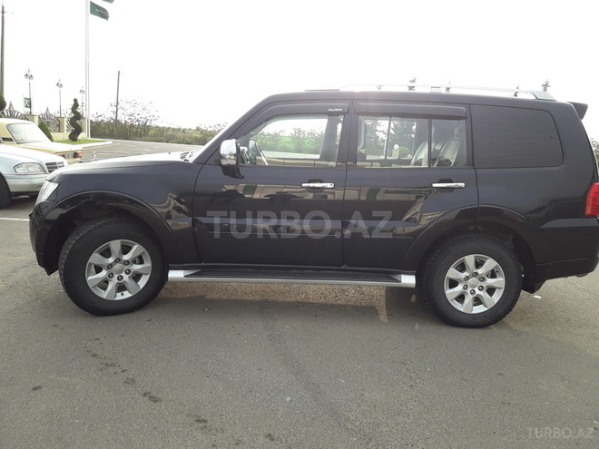 Mitsubishi Pajero 2011, 204,000 km - 3.5 л - Bakı