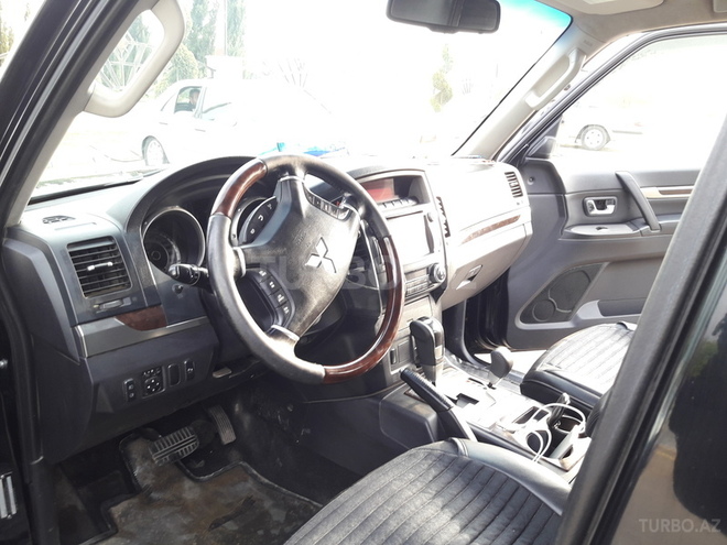 Mitsubishi Pajero 2011, 204,000 km - 3.5 л - Bakı