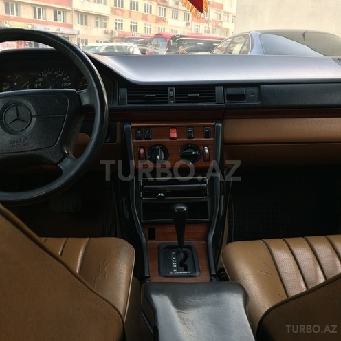 Mercedes E 200 1994, 2,222 km - 0.2 l - Bakı