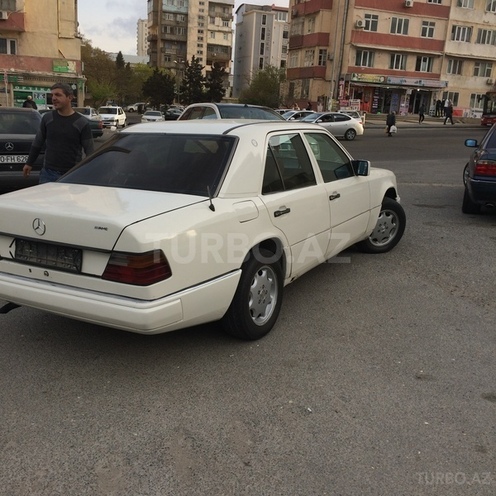 Mercedes E 200 1994, 2,222 km - 0.2 l - Bakı