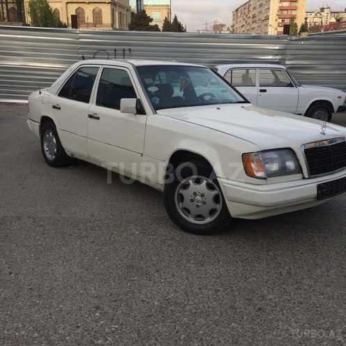 Mercedes E 200 1994, 2,222 km - 0.2 l - Bakı
