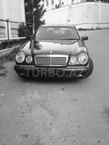 Mercedes E 240 1998, 228,000 km - 2.4 l - Bakı