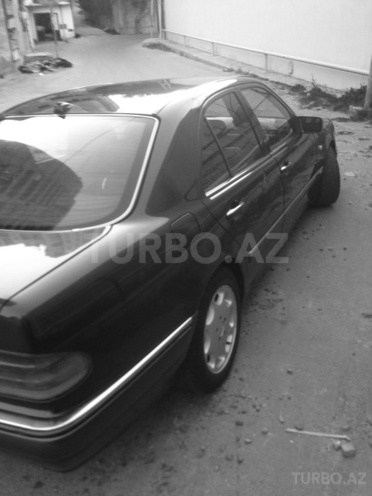 Mercedes E 240 1998, 228,000 km - 2.4 l - Bakı
